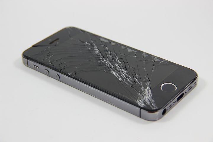 How to Decide if You Should Bring Your iPhone to a Repair Shop