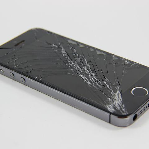 How to Decide if You Should Bring Your iPhone to a Repair Shop